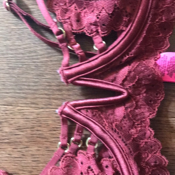 🌸 Sexy bra 2/20$ - Picture 3 of 5